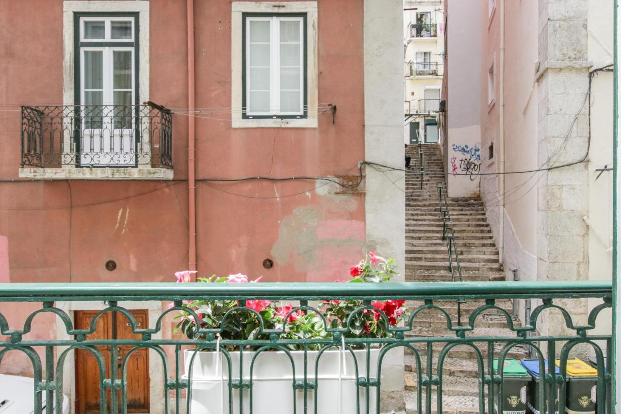 Golden Cage Chiado - Charm Historic And Cozy Daire Lisboa Dış mekan fotoğraf