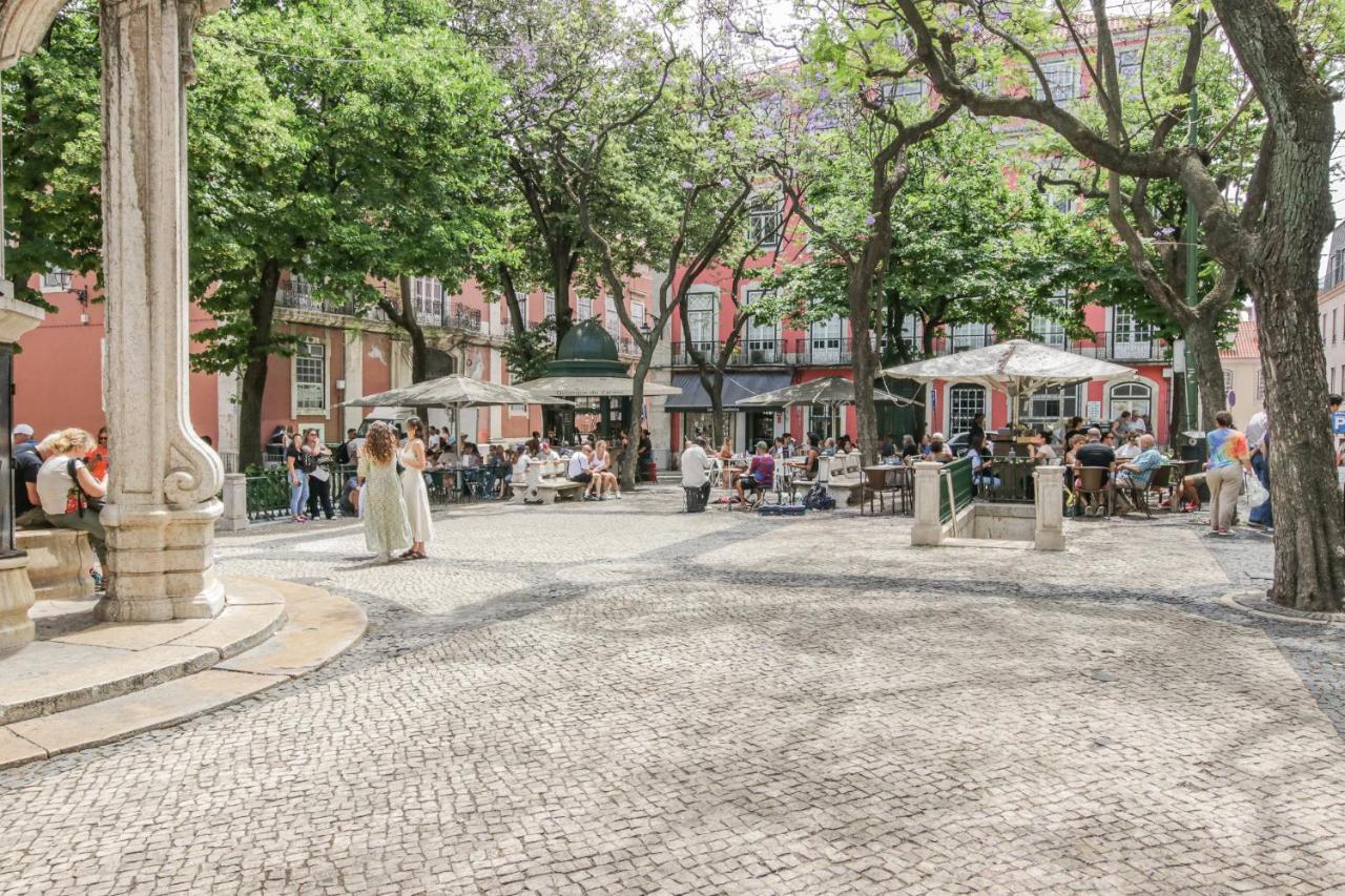 Golden Cage Chiado - Charm Historic And Cozy Daire Lisboa Dış mekan fotoğraf